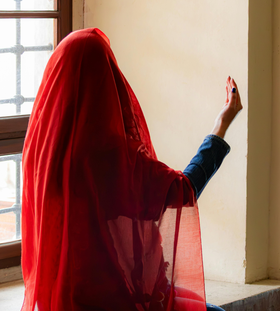 Stylish Hidden Face Girl Pic